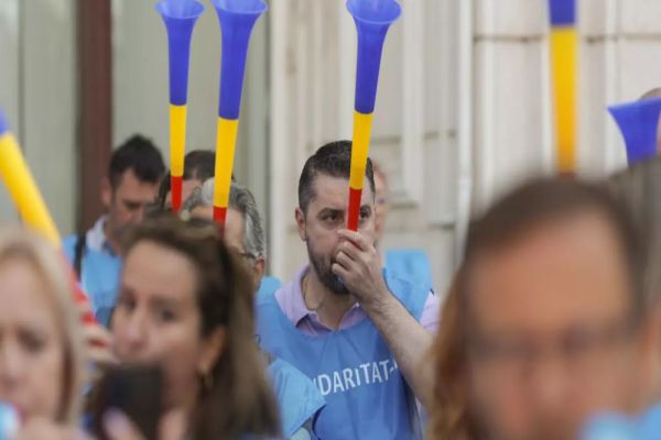 MĂSURILE SĂRĂCIEI AU INTRAT ÎN VIGOARE