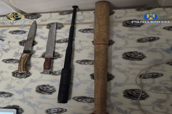 Percheziții într-un dosar de pornografie infantilă și viol