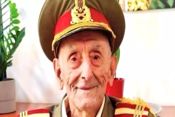 Decorație de Ziua Națională: veteranul Ion Vasile Banu, decorat de președintele Nicușor Dan