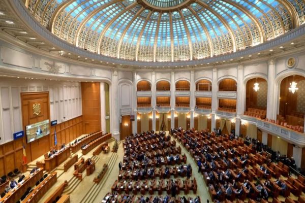Moțiunea care ar putea duce la CĂDEREA Guvernului, citită astăzi, în Parlament