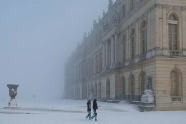 Cod PORTOCALIU la Paris, transportul în comun a fost suspendat, școlile sunt închise