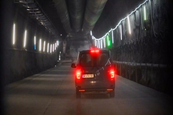 Europa sapă istorie. Trei țări se unesc sub munți pentru cel mai lung tunel feroviar construit vreodată