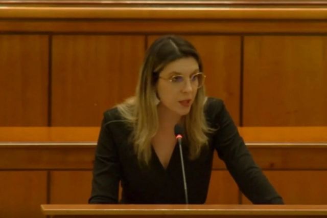 Circ total în Parlament pe banii țării, cu Buzoianu și Miruță în prim-plan. Comentarii cu tentă sexuală și acuzații grave la adresa reziștilor - VIDEO