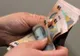 CNE: Bursele sociale contribuie la prevenirea abandonului școlar