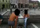 Doi tineri s-au răcorit în fântâna din Piața Sfatului