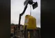 VIDEO Degeaba colectăm selectiv gunoiul! Angajații unei firme de salubritate amestecă deșeurile
