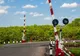 Nu au oprit la trecerea peste calea ferată și au rămas pietoni