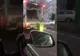 VIDEO Cu pubela de gunoi, în traficul din Brașov